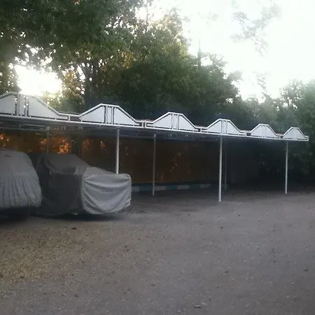 Batis Hotel Lokroi