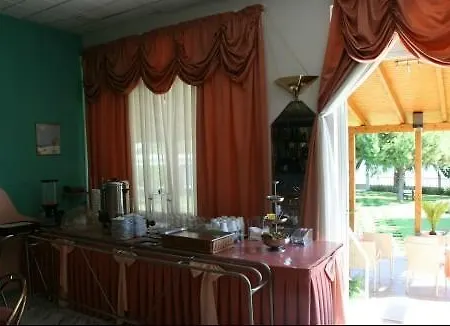 Batis Hotel 2*